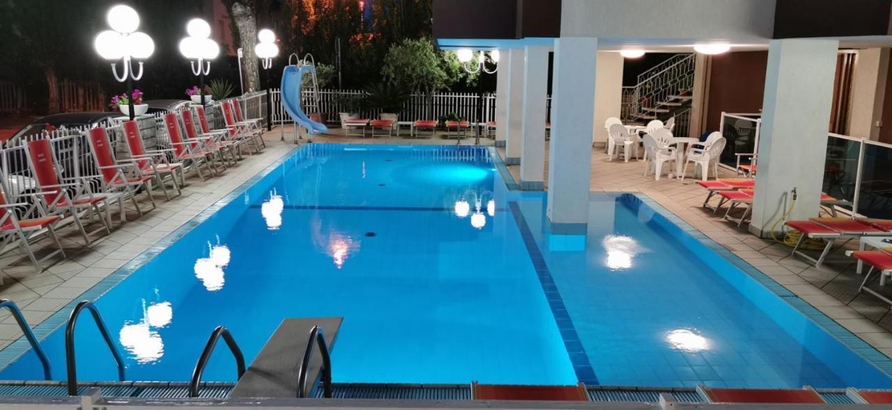 Hotel Cosmos Rimini Dış mekan fotoğraf